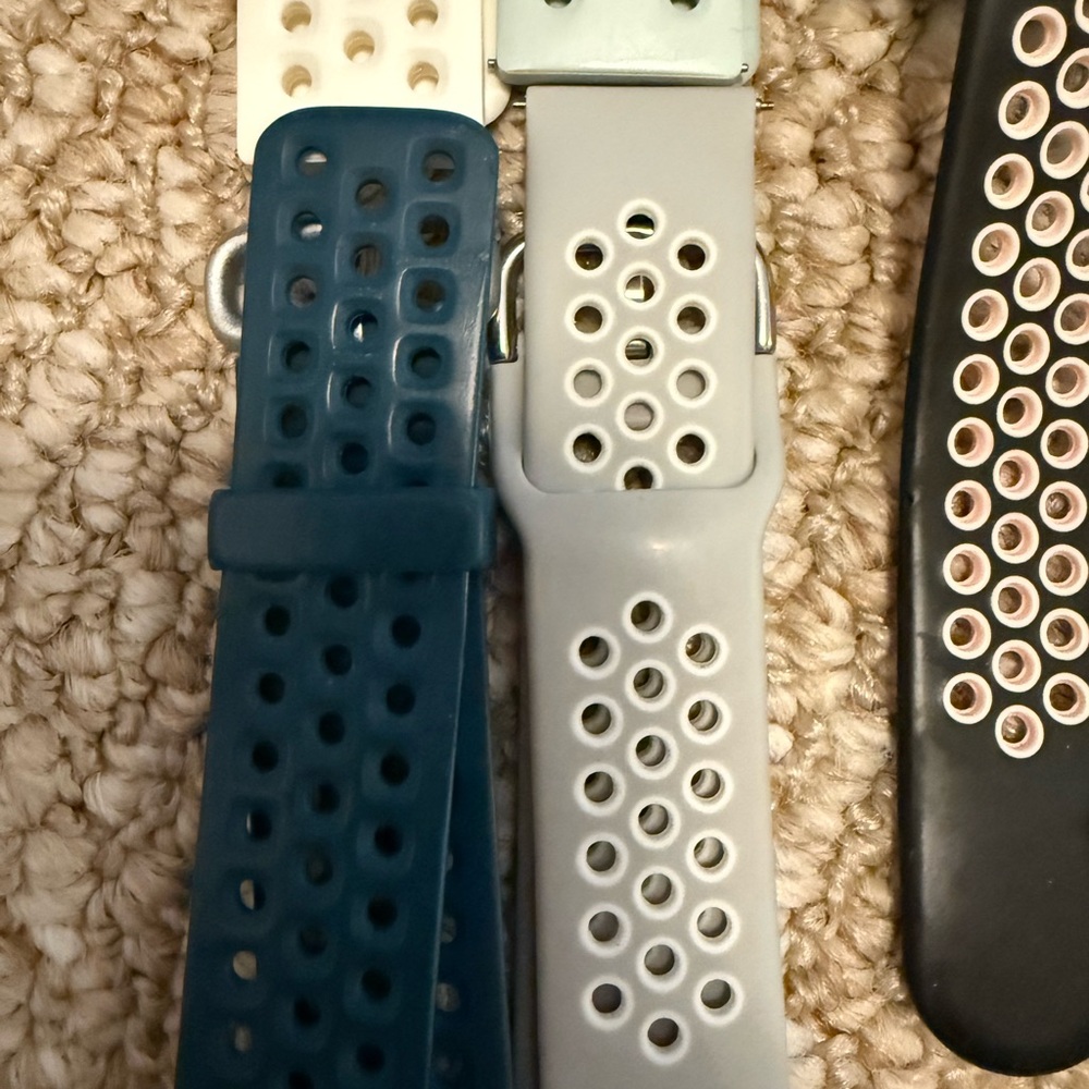Fitbit Versa Smartwatch With Interchangeable Bands - image 4